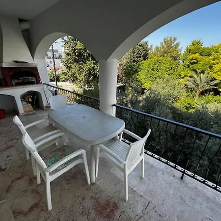 Apartament 3-bedroom Luxury In Kyrenia Center *