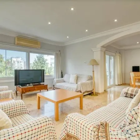 3-bedroom Luxury In Kyrenia Center Apartament *
