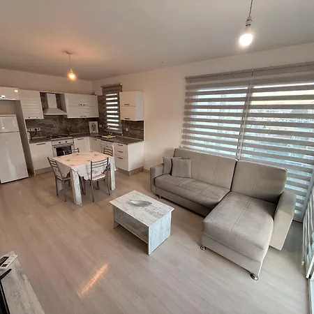 1-bedroom Luxury In Kyrenia Center アパート
