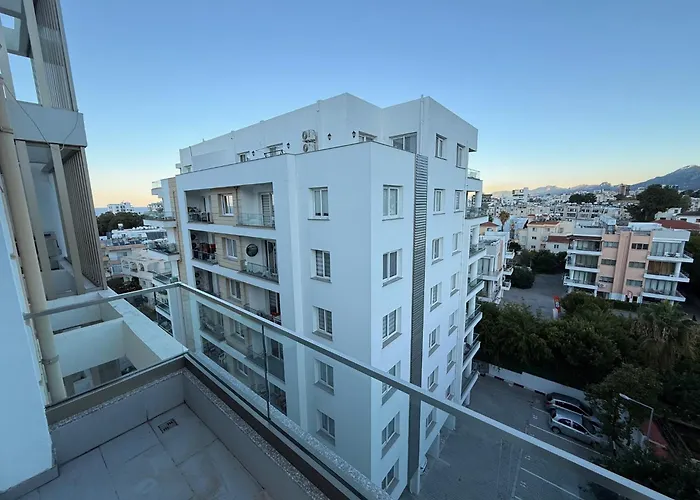 1-bedroom Luxury In Kyrenia Center アパート キレニア