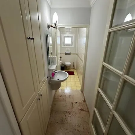 1-bedroom Luxury In Kyrenia Center Lägenhet *