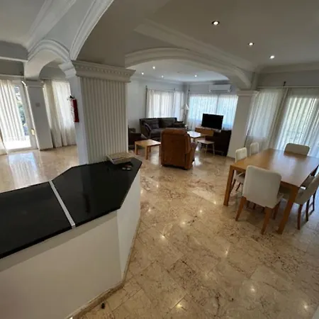 3-bedroom Luxury In Kyrenia Center